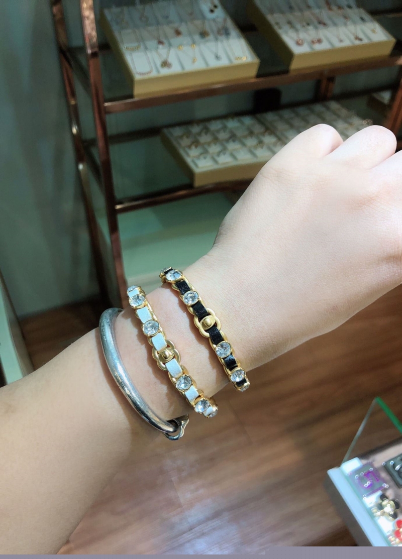 Ba*len*cia*ga bracelets